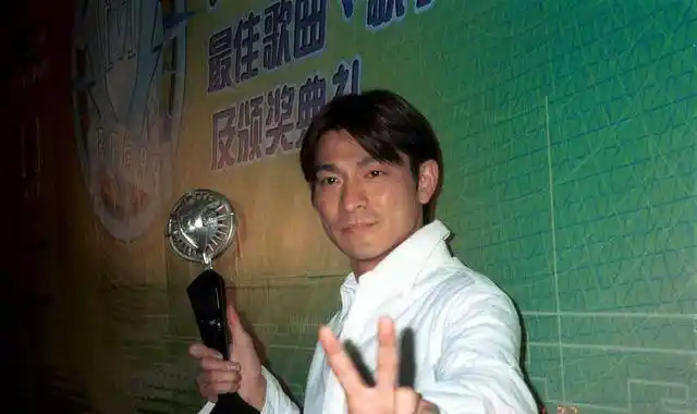 2000年刘德华被扣150万报酬任达华什么反应呢