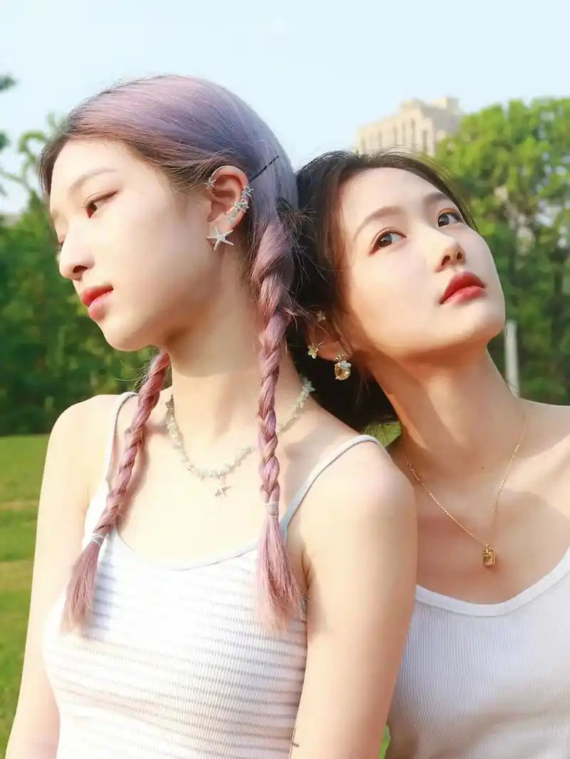 闺蜜合拍|并肩思考人生