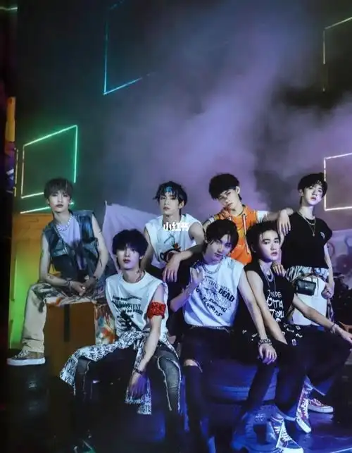 我觉得时代峰峻不应该让tfboys不合体 ,现在出了一代和二代