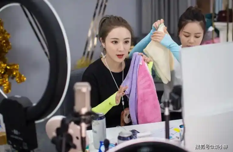 原创薇娅这是要凉了网友喊话李佳琦千万别出事