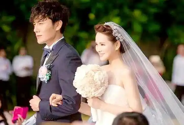 歌手伊能静二婚嫁小10岁秦昊47岁高龄生女如今生活喜忧参半