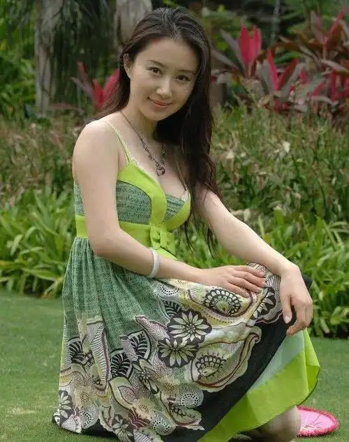 都说舒畅真人秀节目里脸变僵了,看看她从小到大的照片,真是这样吗|163