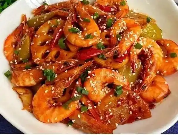 干锅虾属于川菜系列的一种,干锅菜主要是油脂比较多