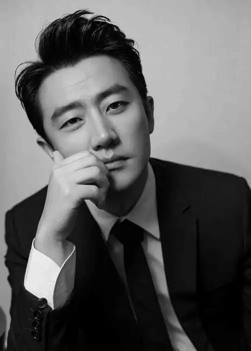 李倩黄轩唯一官宣女友16岁拍戏救患癌父亲点痣后美到认不出