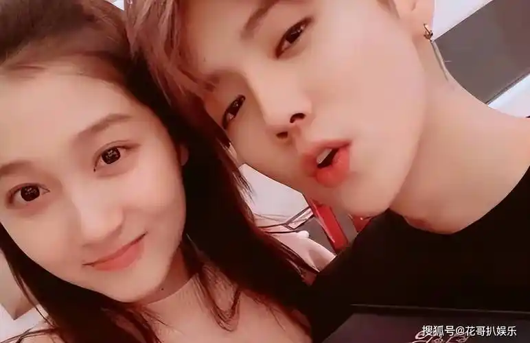 关晓彤晒新发型,一头短发清爽简约,被质疑换发型是为了从头开始_鹿晗_