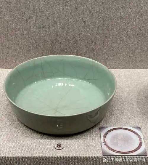 故宫陶瓷馆:如冰似玉,南宋官窑