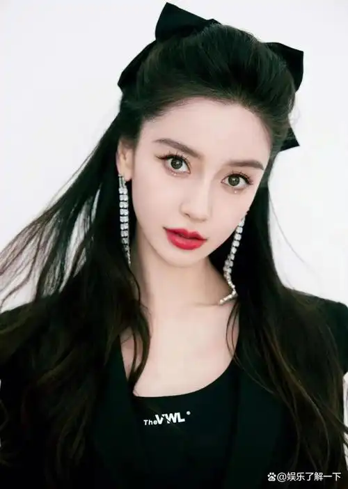 黄晓明儿子"小海绵"正脸照曝光,网友:离婚后没有交恶