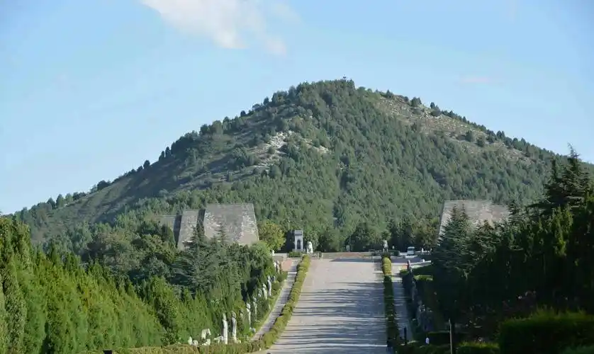 原创武则天陵墓为何四十万人挖不动的原因