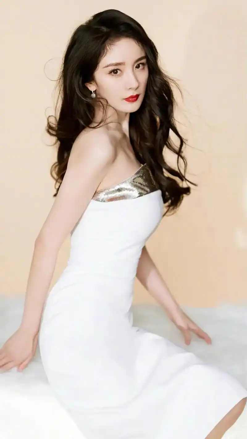 杨幂.#性感女神 #女神永远是女神 #完美身材 #盛世容颜  - 抖音