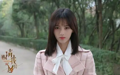 坐牢都坐得这么美!精致妆容下的鞠婧祎,到底是哪张脸?