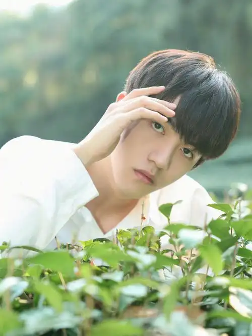 少年感帅哥写真小清新写真一个超帅的帅哥