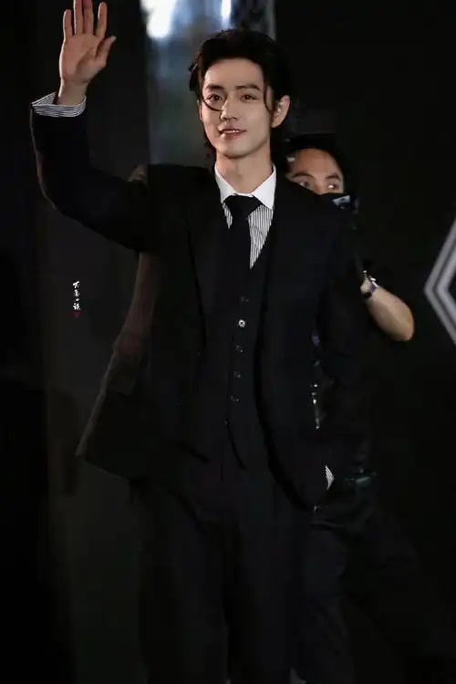 绅士小王子战!鲨疯了 啊啊啊@x玖少年团肖战daytoy#遇见你的光