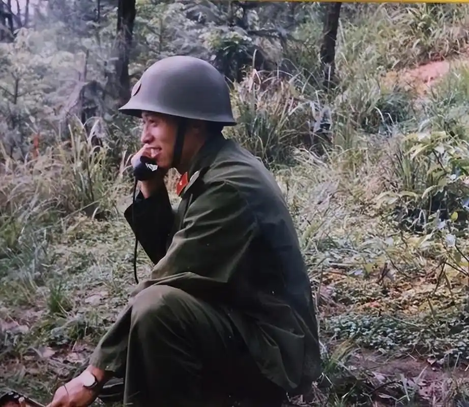 对越自卫反击战中,漂亮的"老山十姐妹救护队",是军中木兰