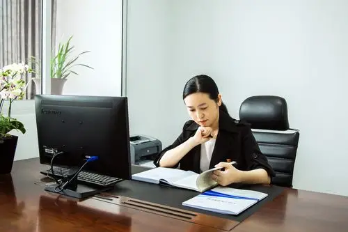 记溧阳市信访局局长王颖