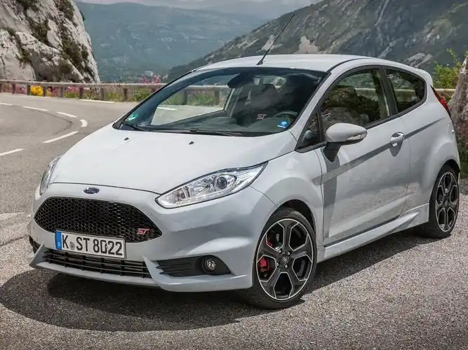 2017款福特嘉年华st200官方图