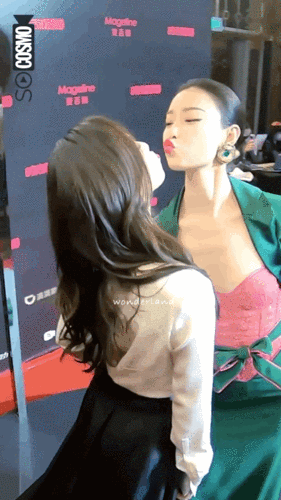 时尚红毯上刑菲掉假发片,宋妍霏掉甲片,刘诗诗倪妮美,蔡徐坤帅|唐嫣