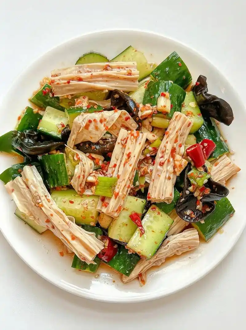 凉拌黄瓜腐竹,简单又好吃!一份清爽的凉菜无疑让人心情愉悦 爽 - 抖音