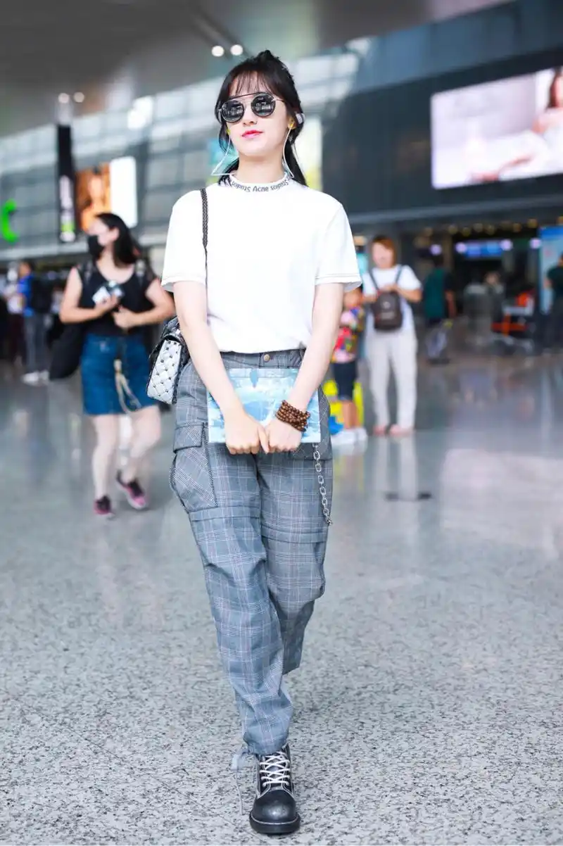 看了袁冰妍私服穿搭,终于知道什么叫活泼又俏皮,可爱穿搭就学她