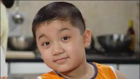 家有儿女中的胖小海尤浩然,塑身成男神一枚,这是需要多大的毅力啊?