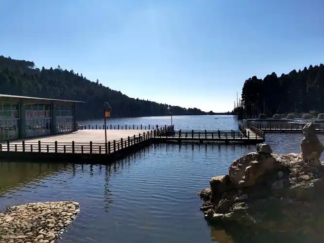 明月山上明月湖