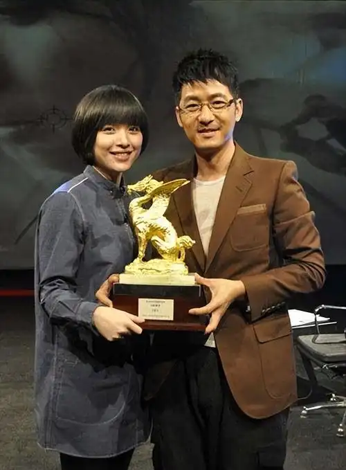 李佳我这辈子正确的决定就是初婚失败后勇敢的嫁给男神靳东