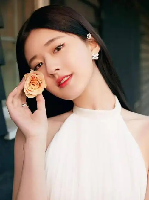 当红花旦赵露思写真合集:清纯靓丽,俏皮可爱!