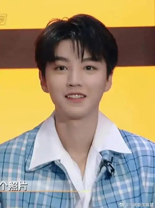 王俊凯怎么长这样了 怎么越来越嫩了