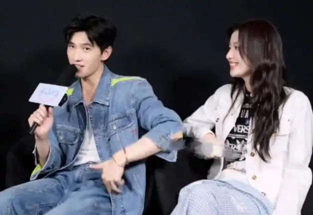 杨洋渣男属性暴露拍一部戏换一个女友王楚然可要哭好一阵了