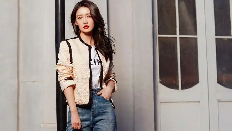 李沁长发复古高清桌面壁纸壁纸