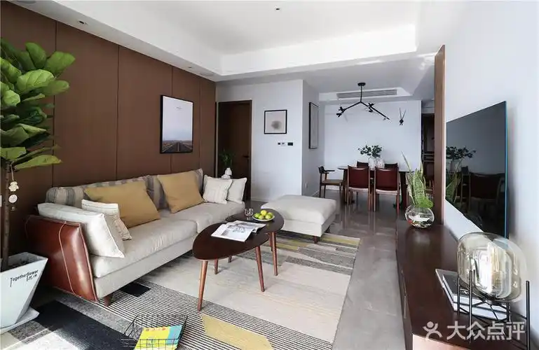 105平米三室户现代简约风格图