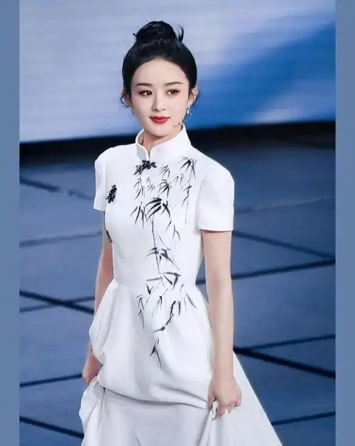 赵丽颖,春晚旗袍装,美惨了!_网易订阅