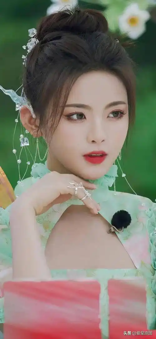 校花少女-杨超越全图写真合集_中国_代表作品_内地