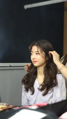 为饰演裴露娜的演员金贤秀开个美图搬运楼