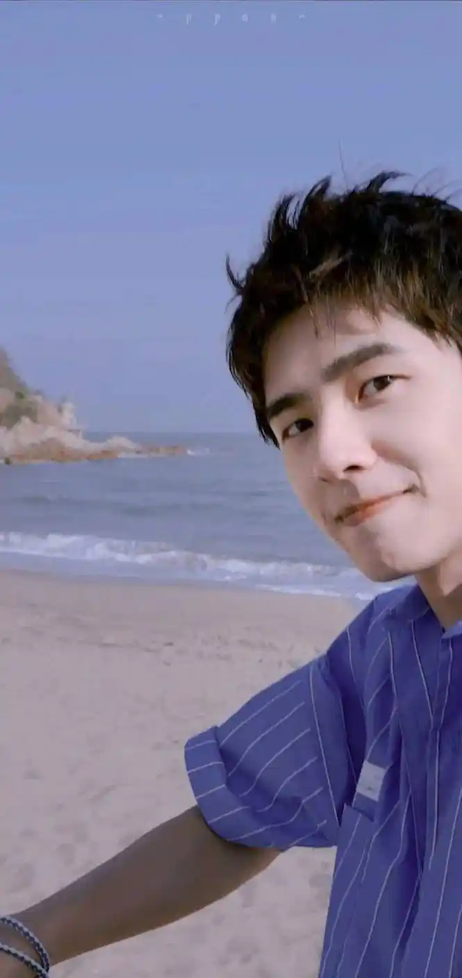 你可以永远相信刘昊然的写真!海边少年帅气十足,妥妥的花美男