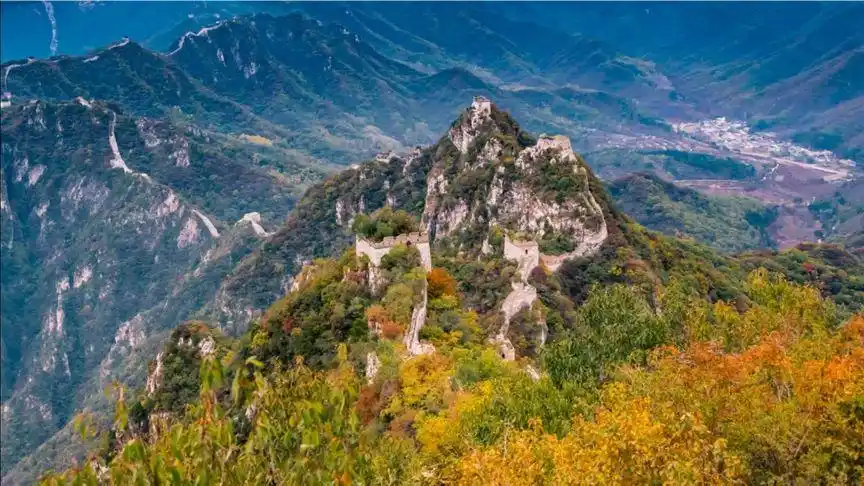 航拍箭扣长城秋色