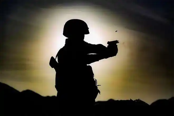 第72集团军官兵的这组唯美剪影太帅了