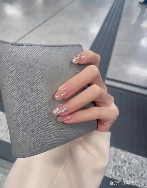 2024年温柔风美甲款式,通勤简约上班族学生党专属