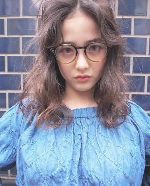 00后日法混血小模特,只要一眼你就会被她惊艳到