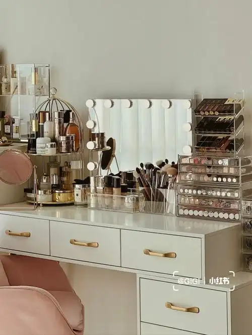 精致女生的化妆间我的梳妆台布置收纳分享