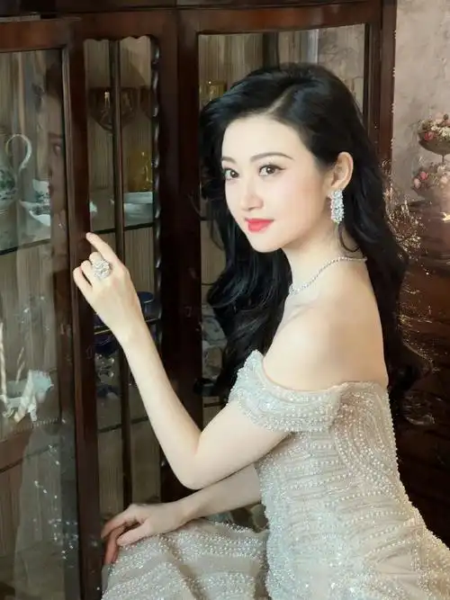 景甜甜美公主妆##景甜大波浪怼脸拍