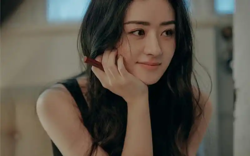 赵丽颖直言选角看缘分,同一时期两个角色反差很大也是常有的事!