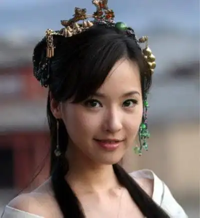 演丫鬟也惊艳才24岁就嫁马景涛回归家庭的吴佳妮实在太可惜