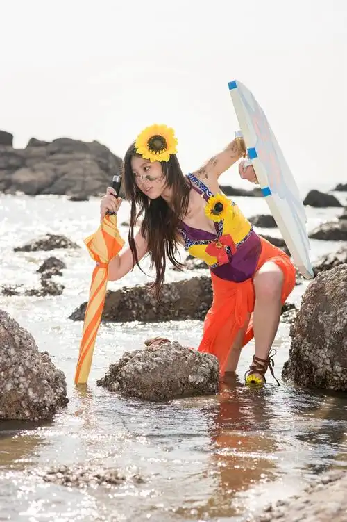 泳池派对蕾欧娜湿身诱惑史上最美日女