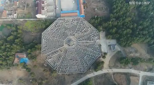 原创沂南诸葛亮公园八卦迷宫航拍
