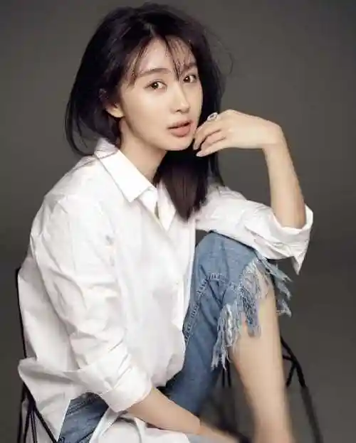 没翻红先翻车,李菲儿早年旧照被扒,变化大到让人惊讶!