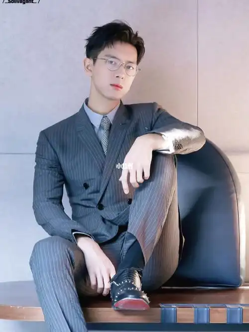 谁能抵御戴眼镜的现男友呢