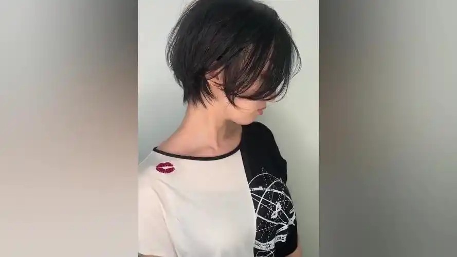 流行发型】不烫不染很有"少女既视感"的短发,越来越多女生指定这样剪