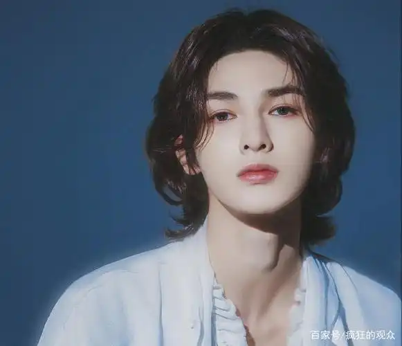 《sci谜案集》,长发造型确实有一种雌雄莫辨的美,但声音却非常低沉有