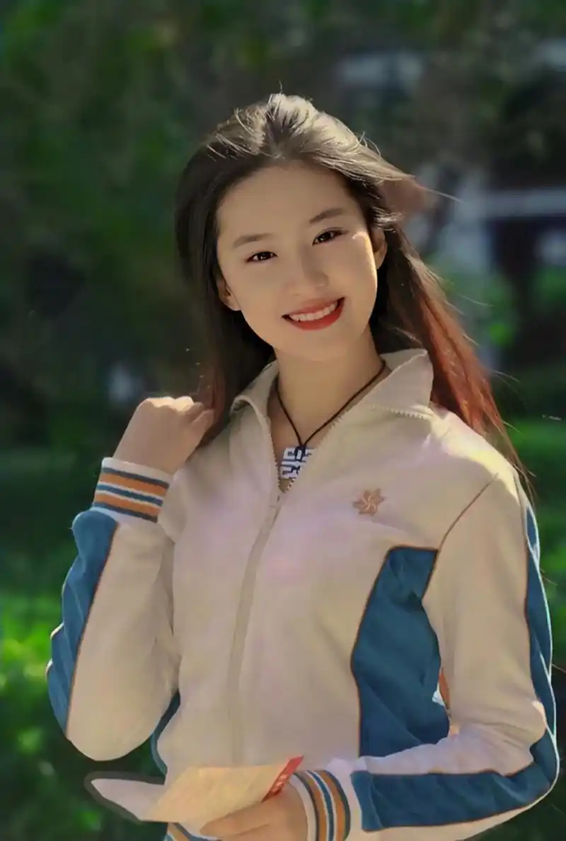 17岁的刘亦菲,青春甜美,美若天仙!
