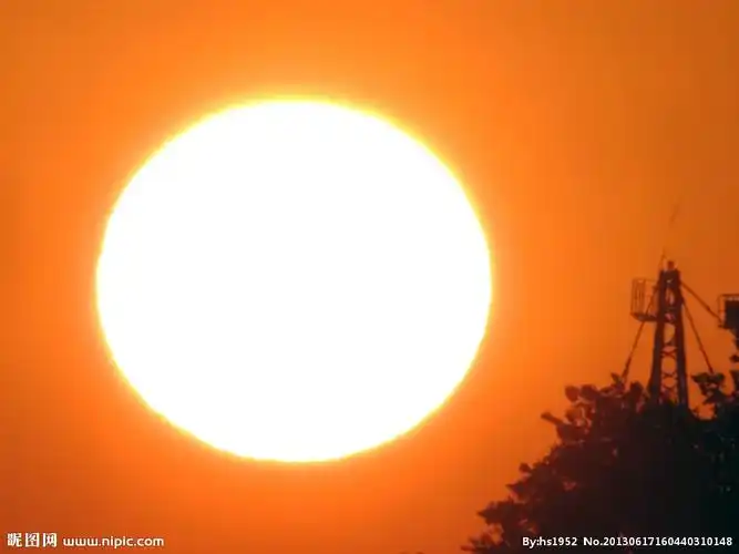 初升的太阳图片